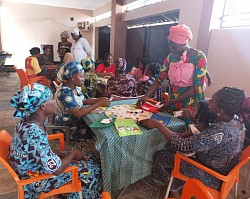 Women playing the Dipeo game in Bamako, Mali